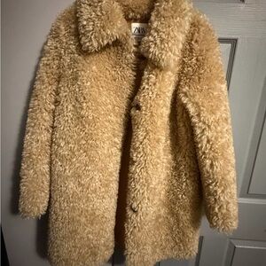 Zara Beige Faux Fur Coat. Size M. Like new condition, Worn only once!